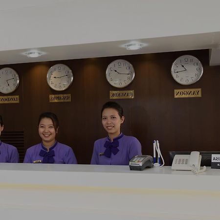 High Five Hotel Yangon Esterno foto