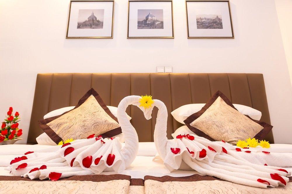 High Five Hotel Yangon Esterno foto