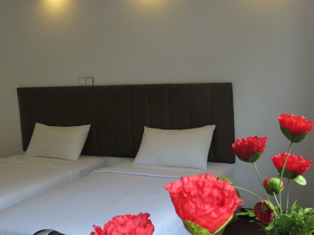 High Five Hotel Yangon Esterno foto