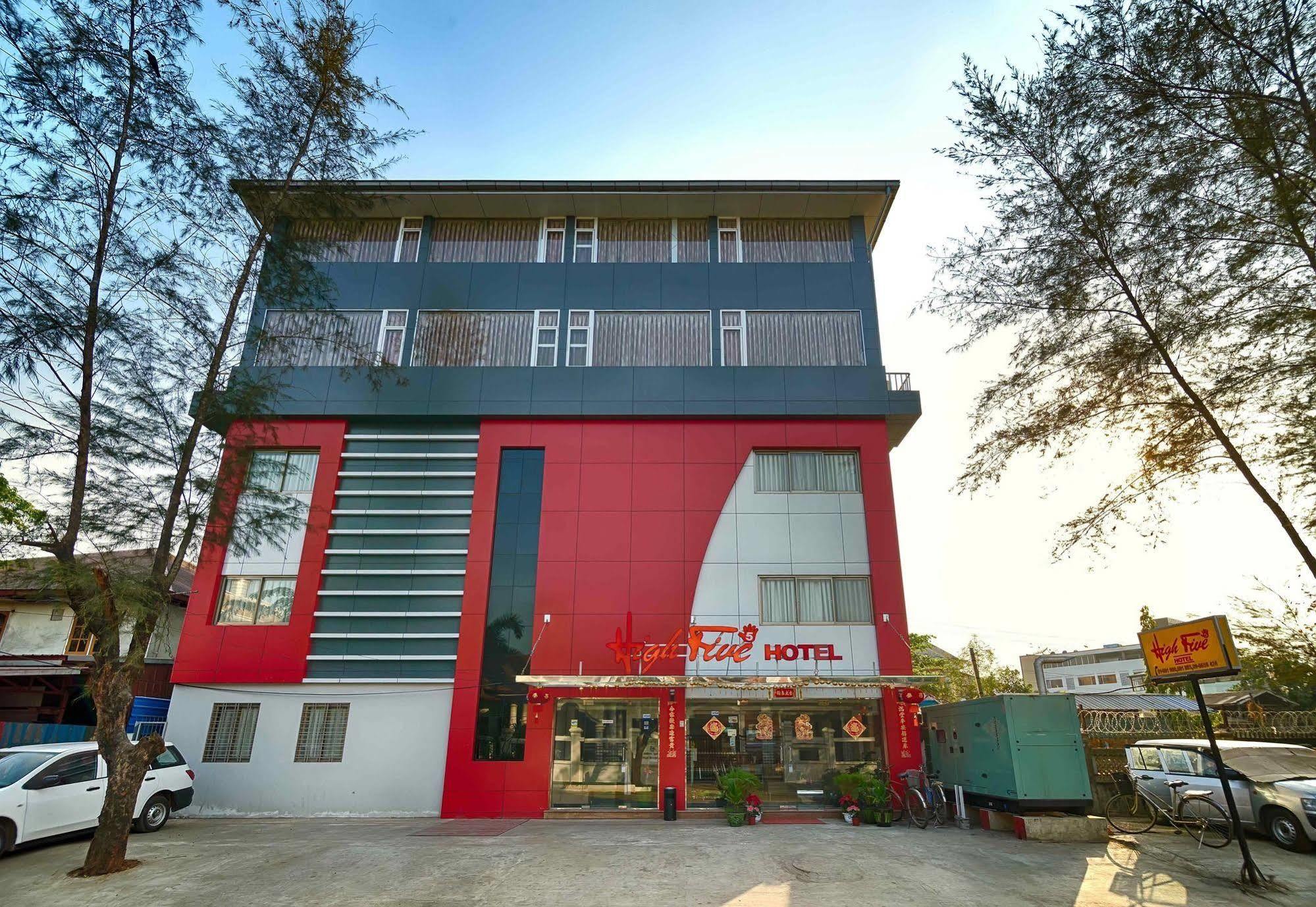 High Five Hotel Yangon Esterno foto