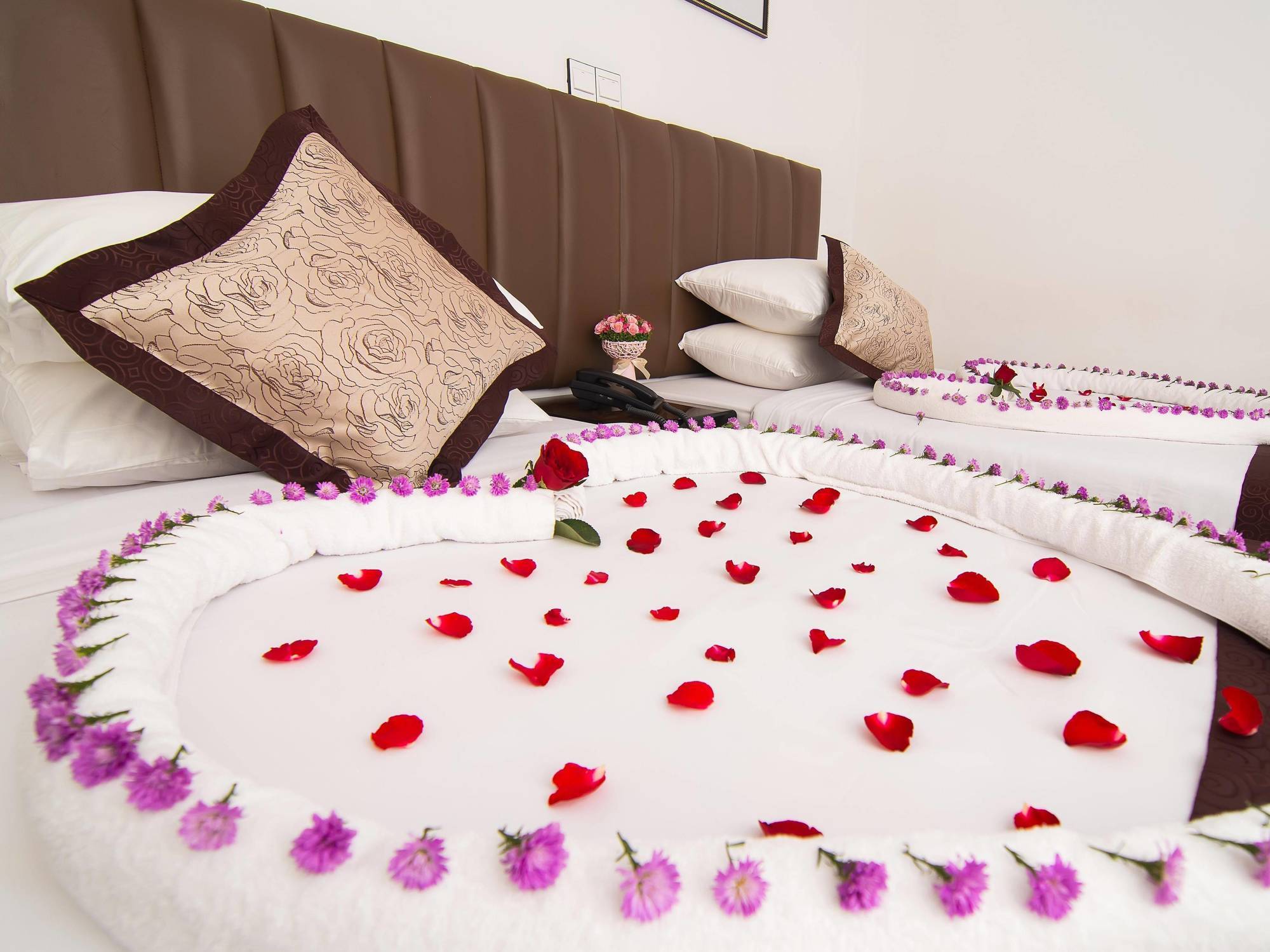 High Five Hotel Yangon Esterno foto