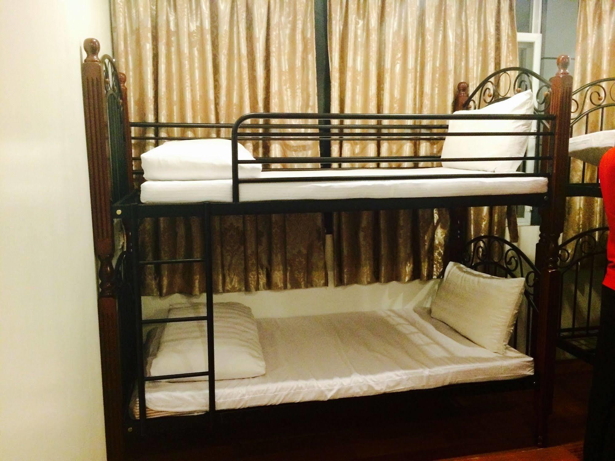 High Five Hotel Yangon Esterno foto