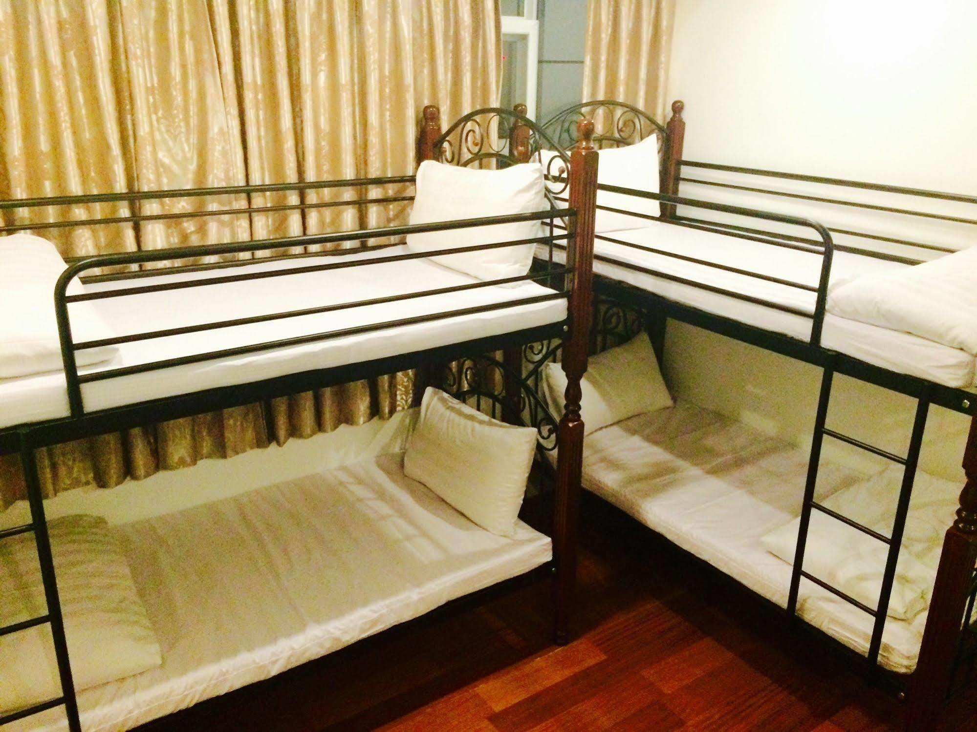 High Five Hotel Yangon Esterno foto