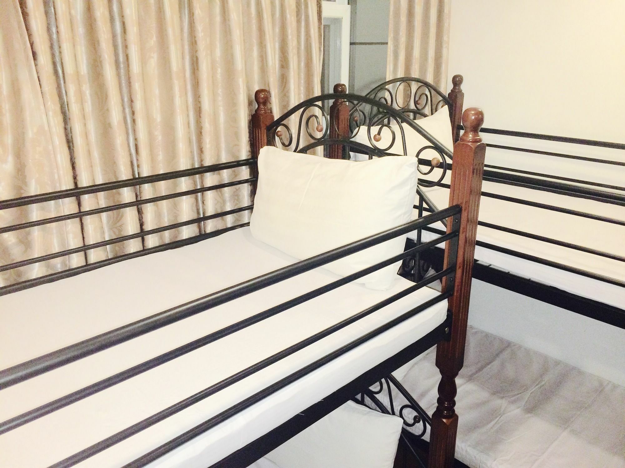 High Five Hotel Yangon Esterno foto