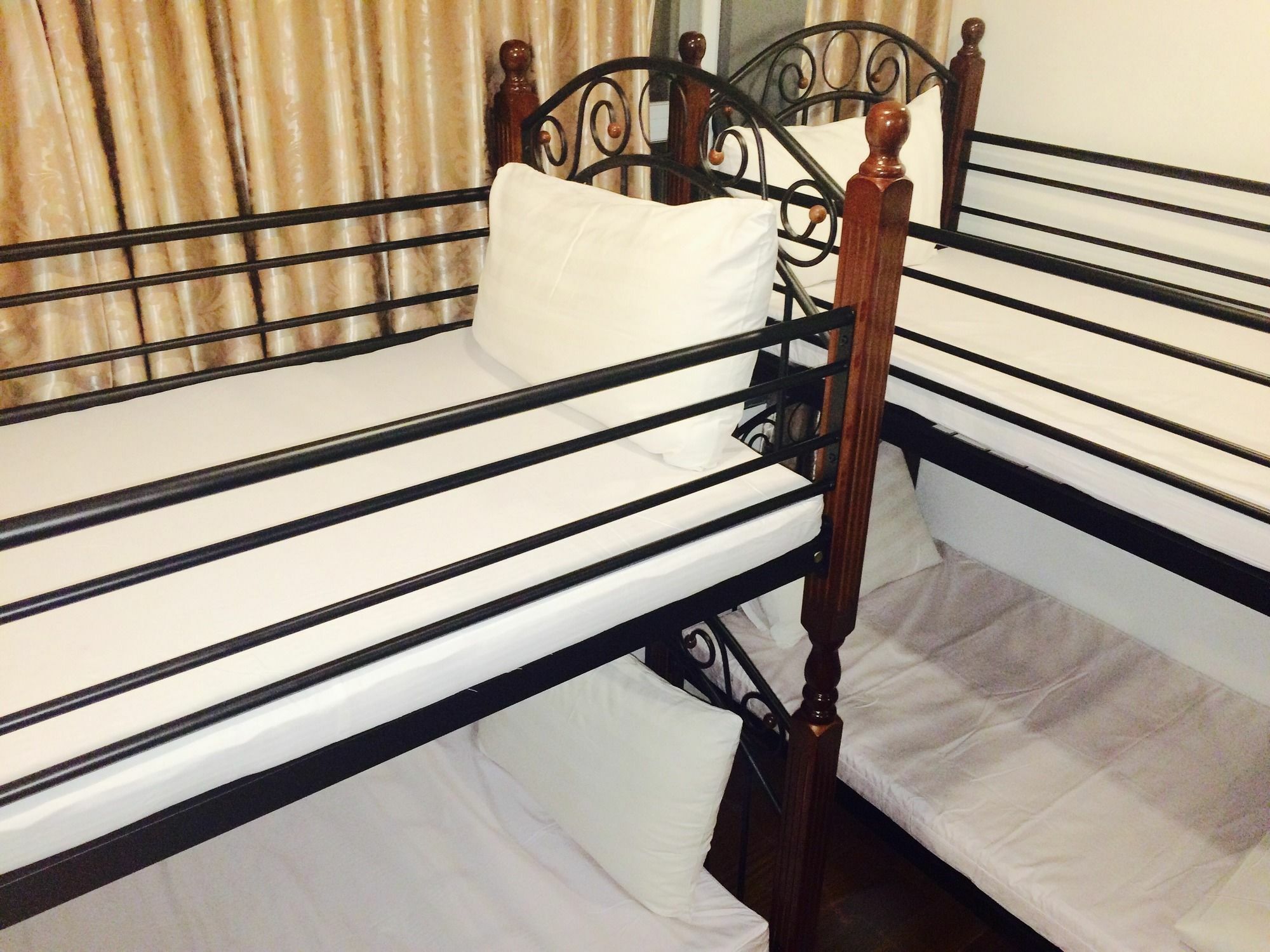 High Five Hotel Yangon Esterno foto